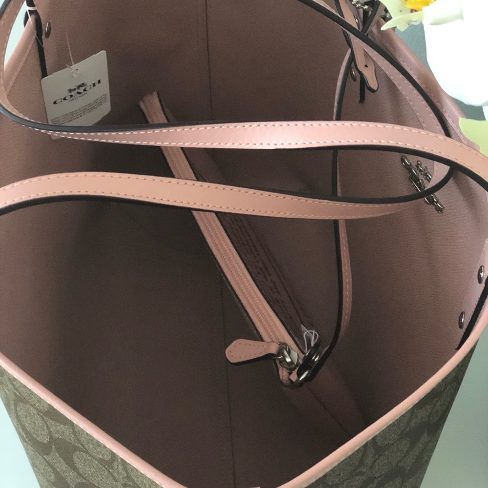 Coach Reversible City tote & matching wallet NWT - Picture 4 of 8